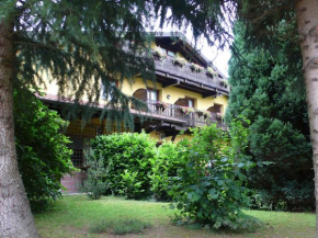 Гостиница Hotel Ristorante La Perla  Варалло Помбиа